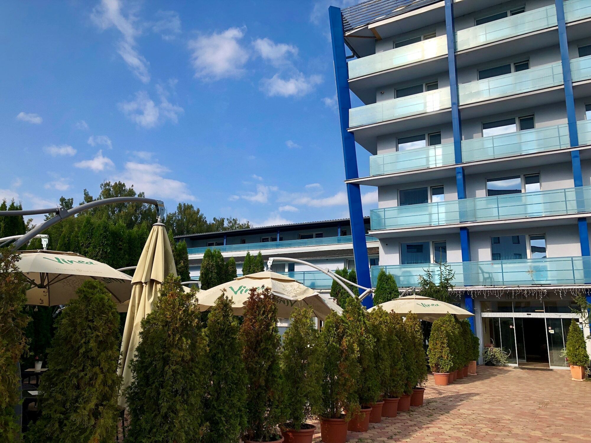 באנסקה ביסטריצה Hotel Dixon So Vstupom Do Bazena A Virivky Zdarma - Free Entrance To Pool And Jacuzzi Included מראה חיצוני תמונה